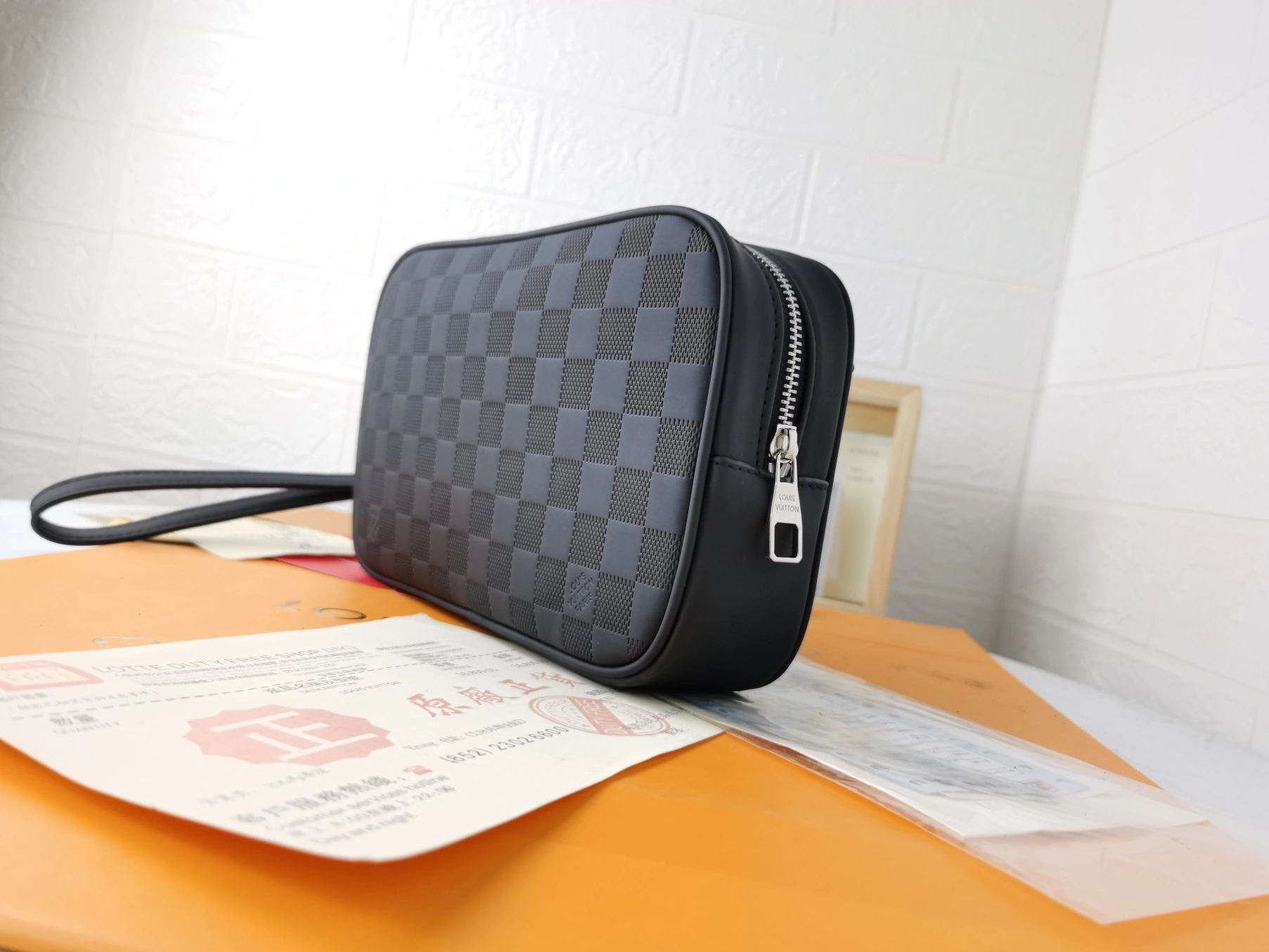 Louis Vuitton AAA Man Wallets Trendsetting 7212