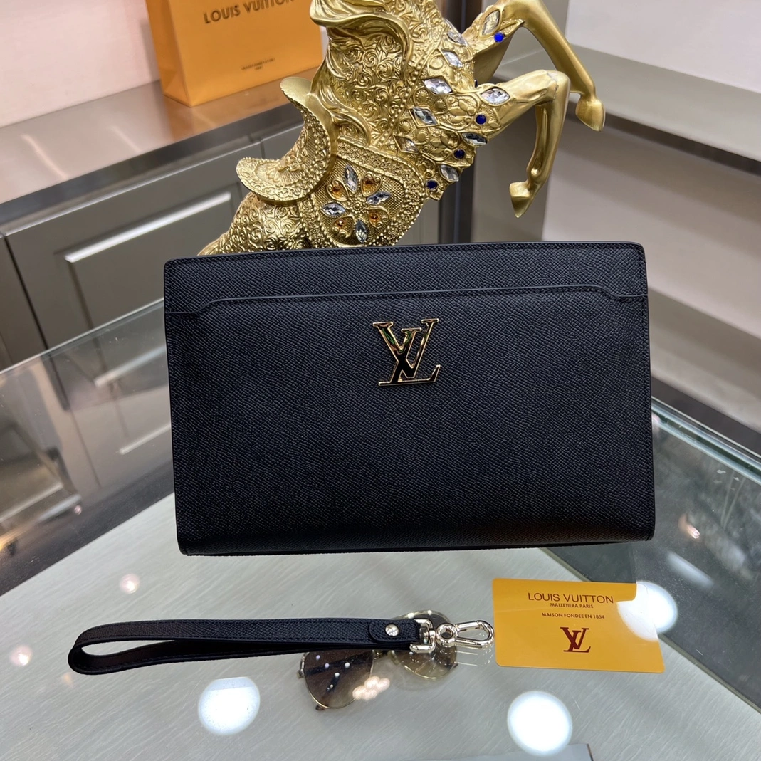 Louis Vuitton AAA Man Wallets Trendy 1371