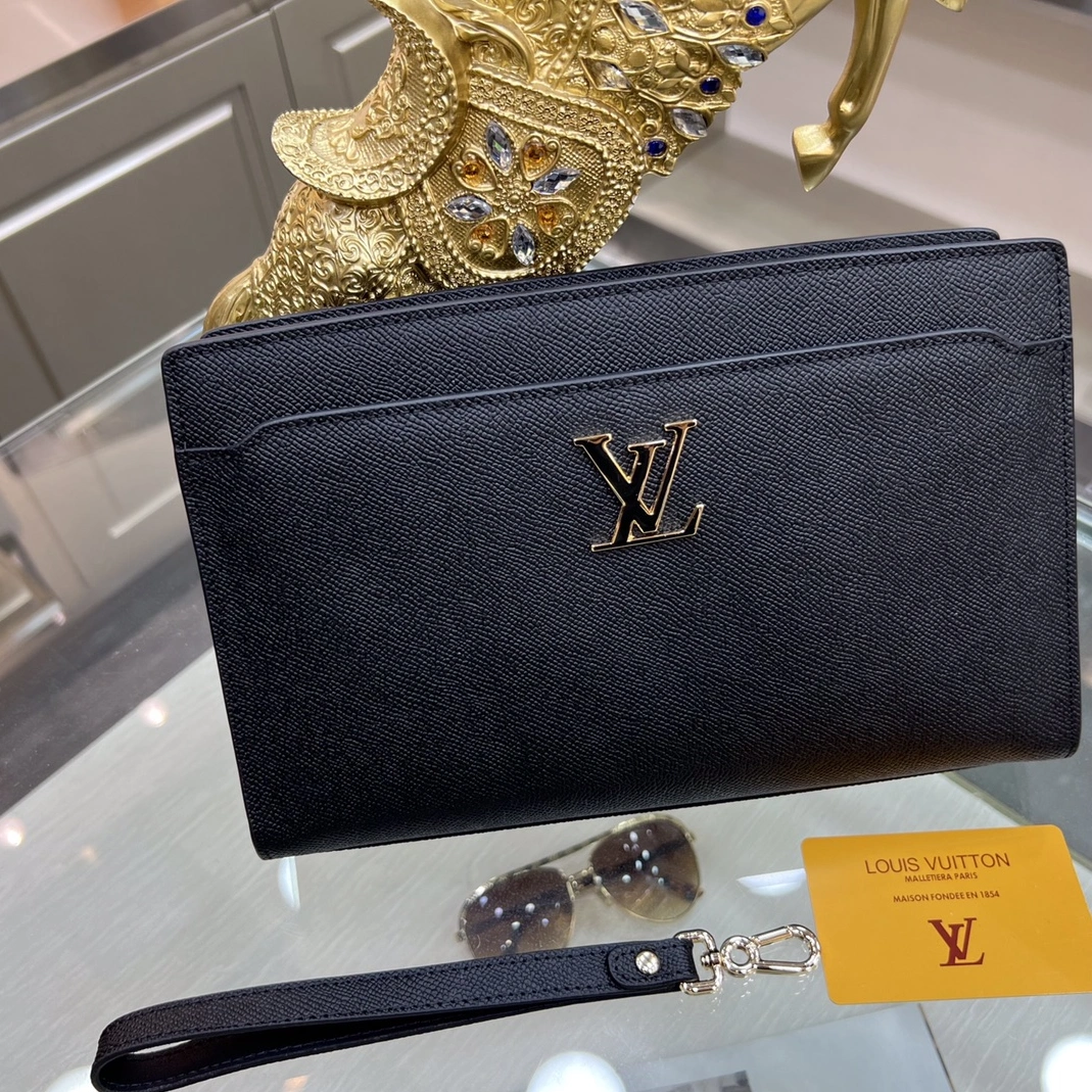 Louis Vuitton AAA Man Wallets Trendy 1371