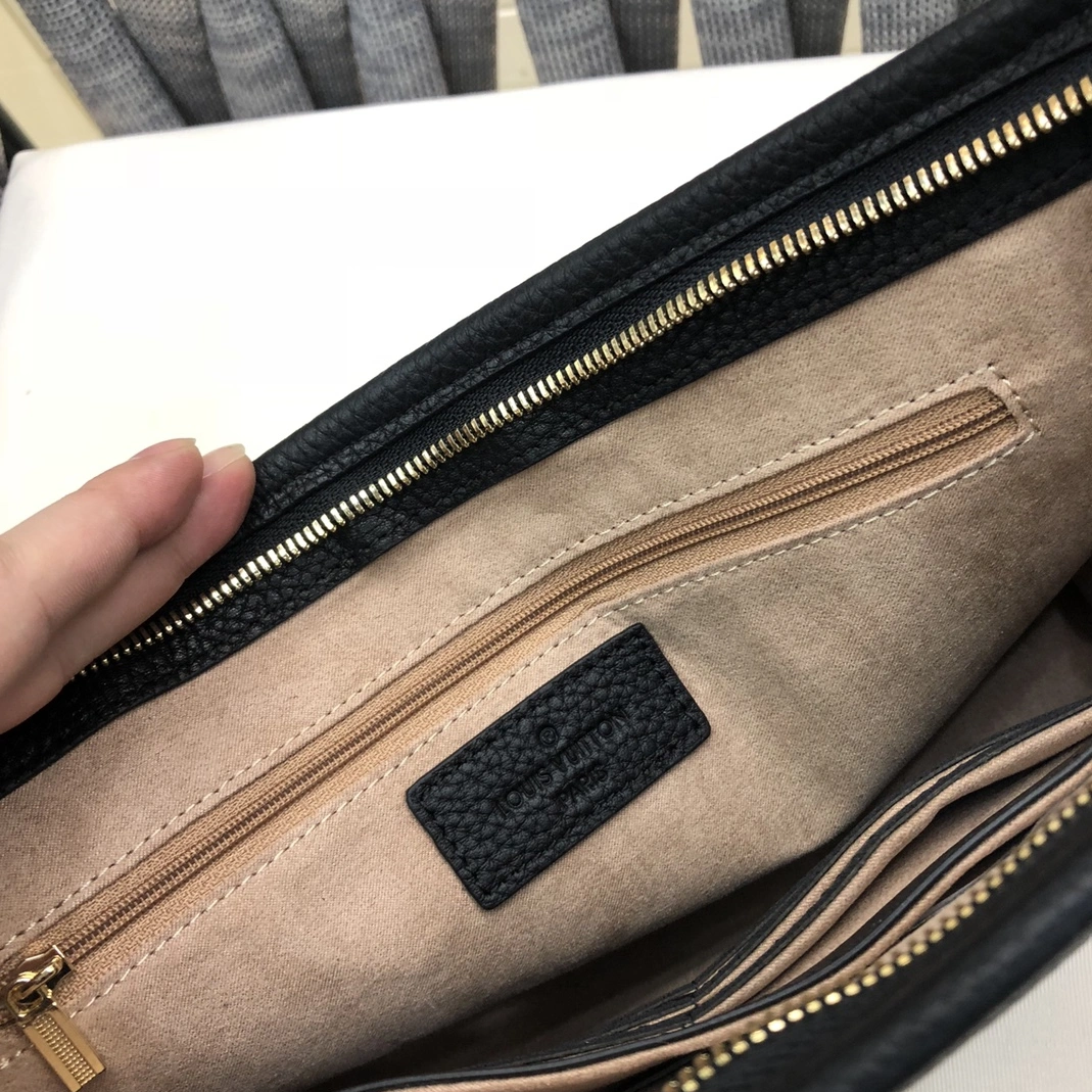 Louis Vuitton AAA Man Wallets Trendy 6392