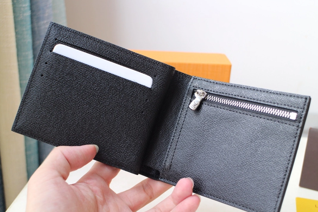Louis Vuitton AAA Man Wallets Trendy 8499