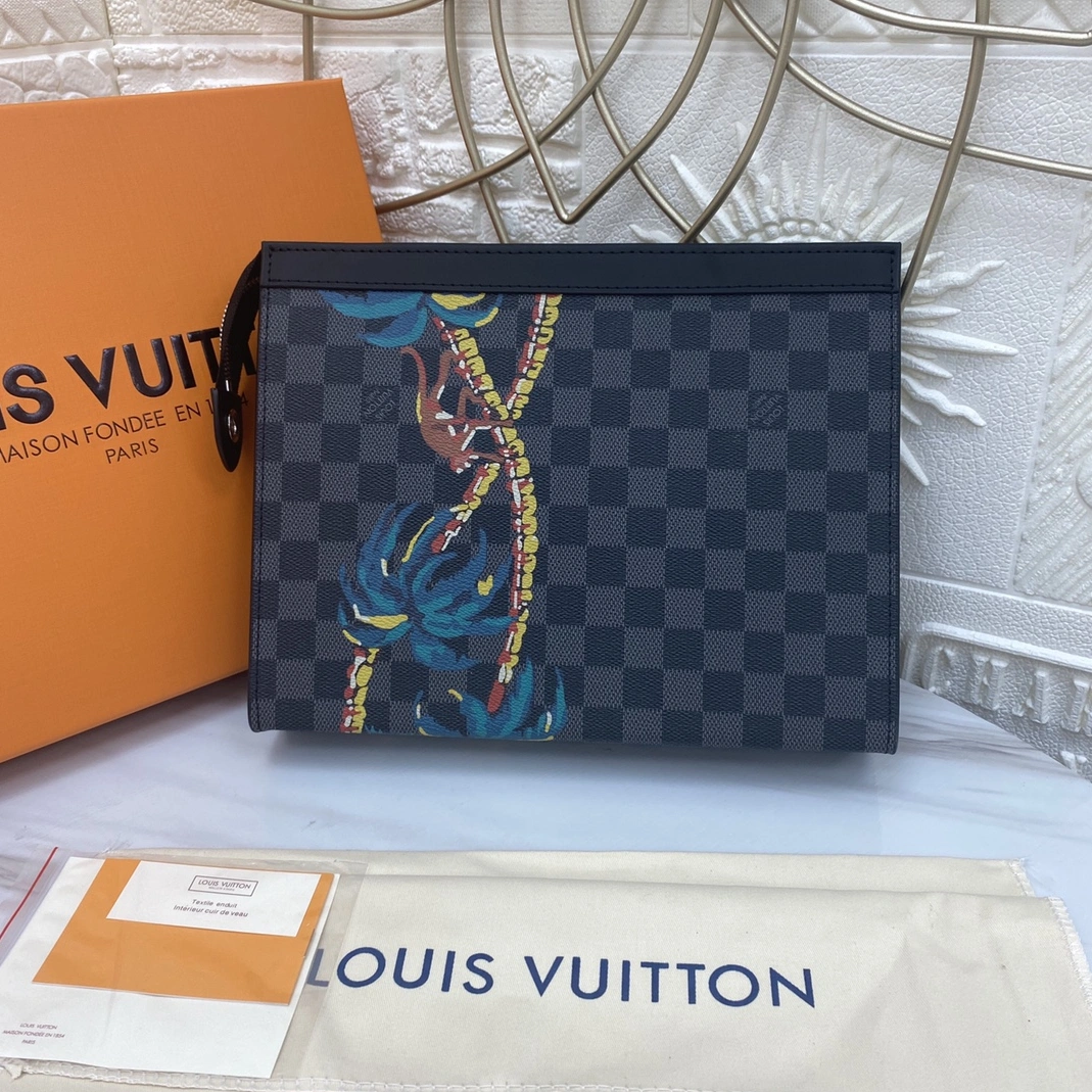 Louis Vuitton AAA Man Wallets Trendy 8917