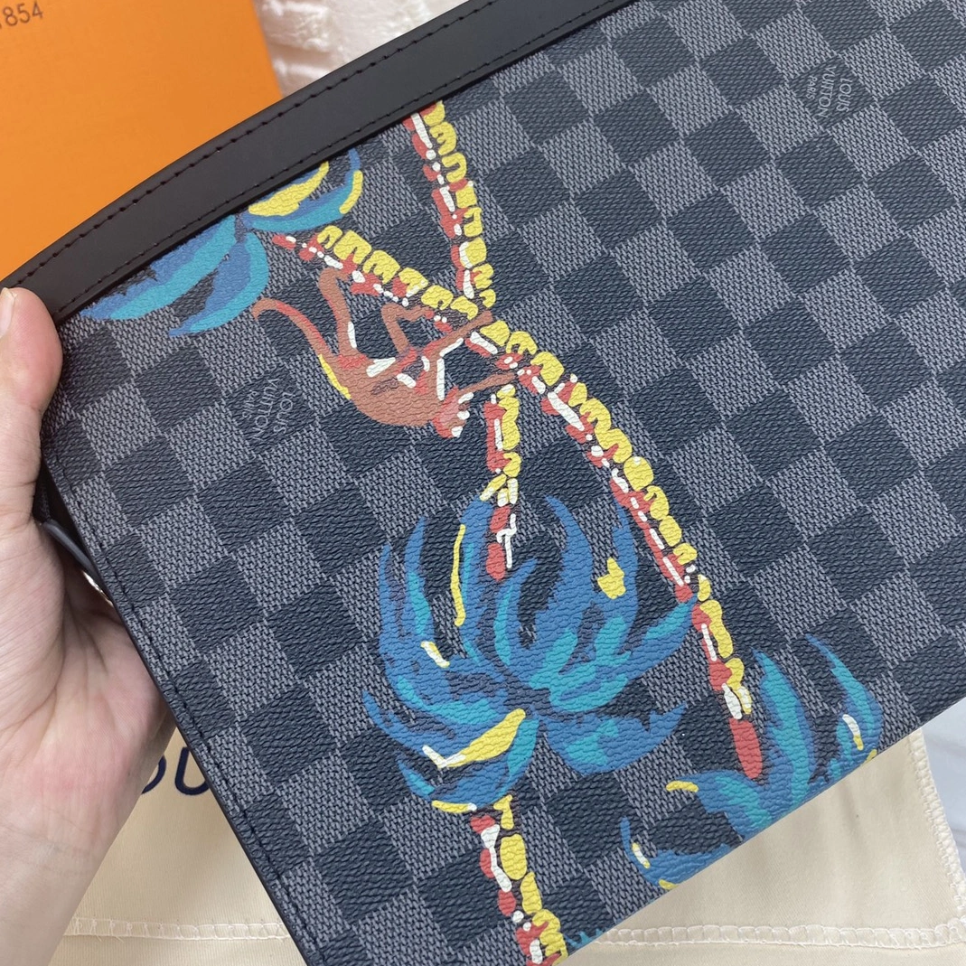 Louis Vuitton AAA Man Wallets Trendy 8917