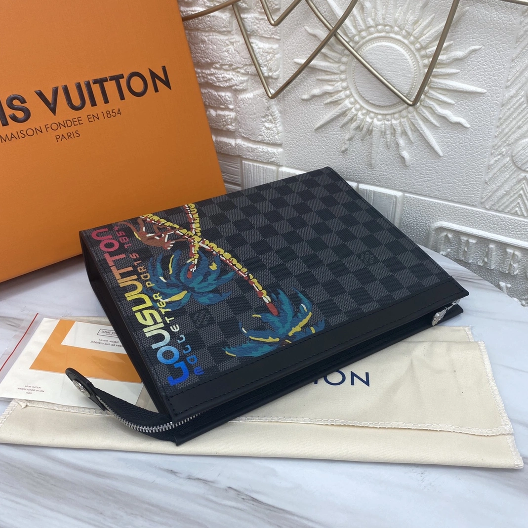Louis Vuitton AAA Man Wallets Trendy 8917