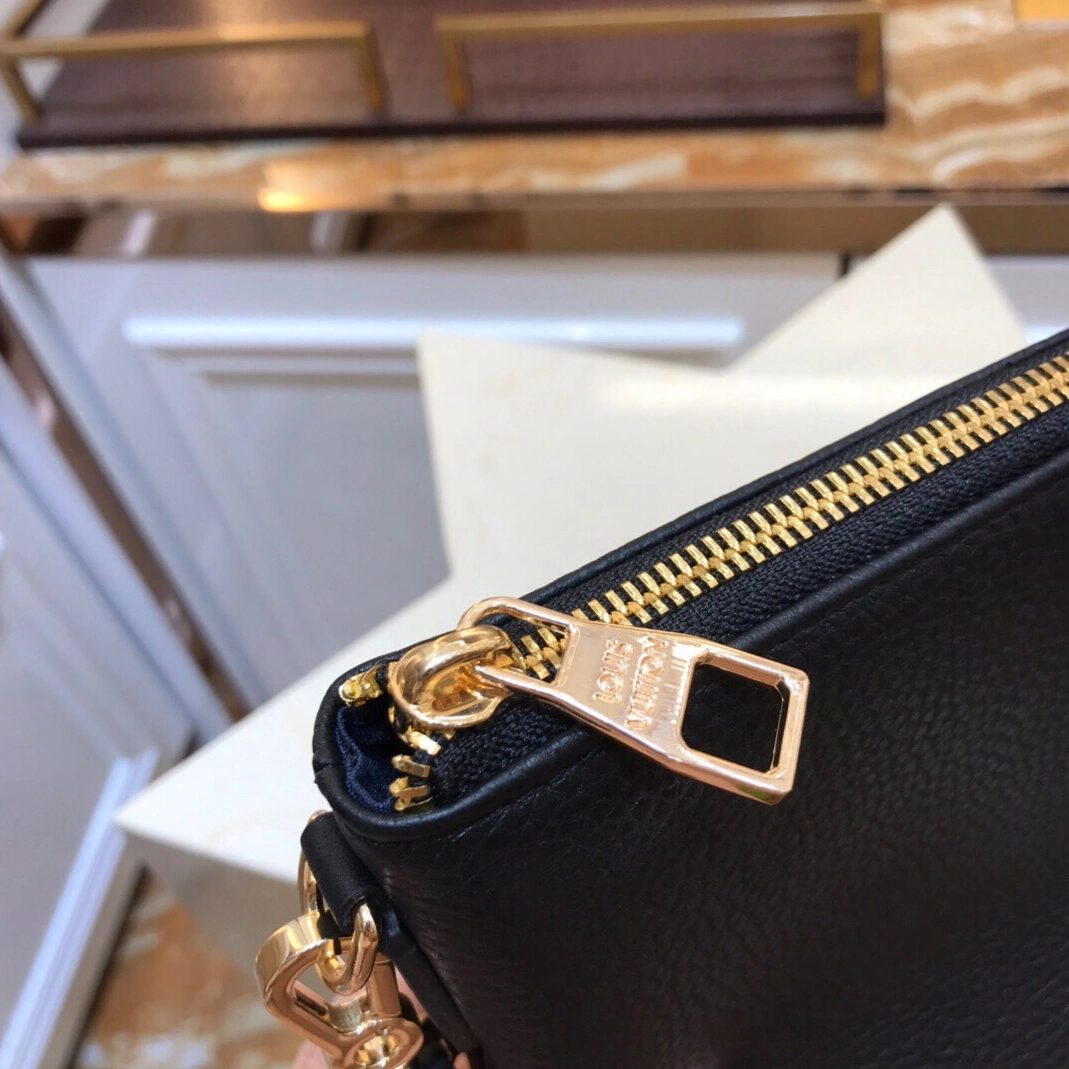 Louis Vuitton AAA Man Wallets Unique 3417