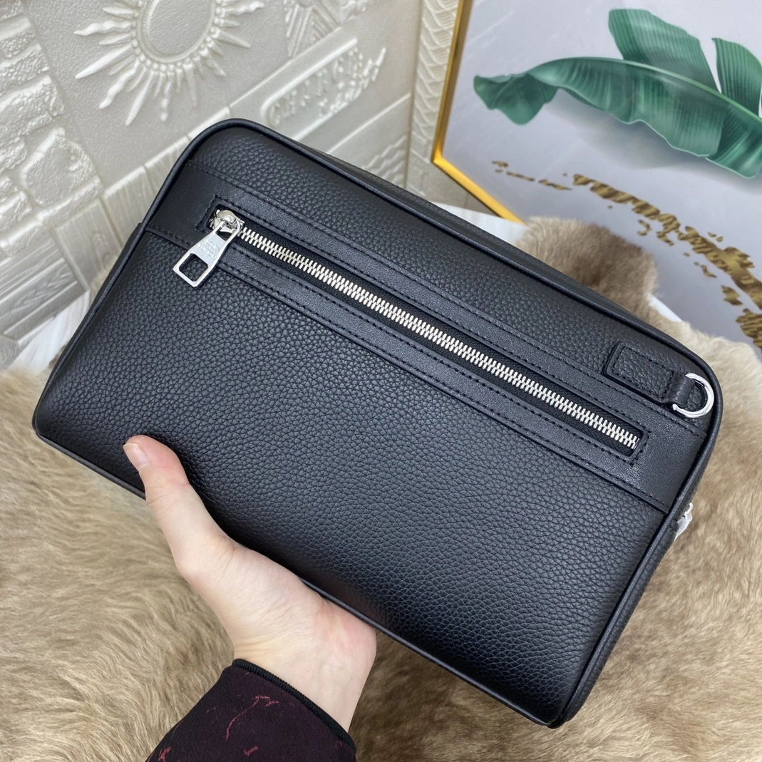 Louis Vuitton AAA Man Wallets UrbanStyle 465