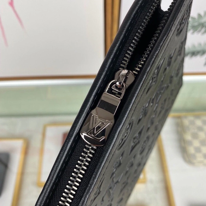 Louis Vuitton AAA Man Wallets UrbanStyle 5401