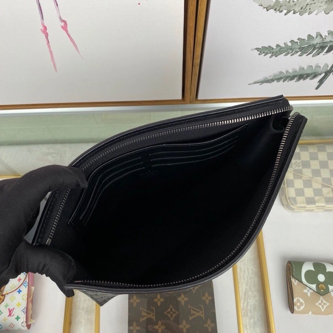 Louis Vuitton AAA Man Wallets UrbanStyle 5401