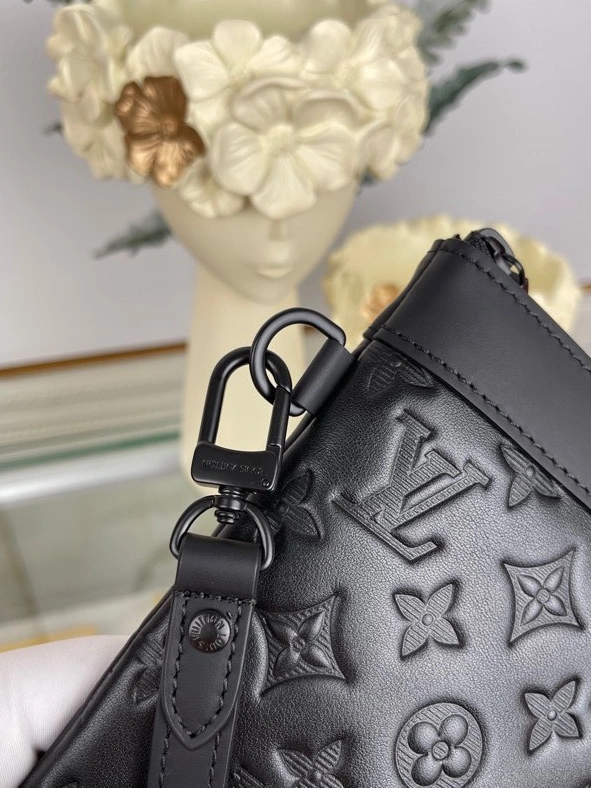 Louis Vuitton AAA Man Wallets Versatile 5400