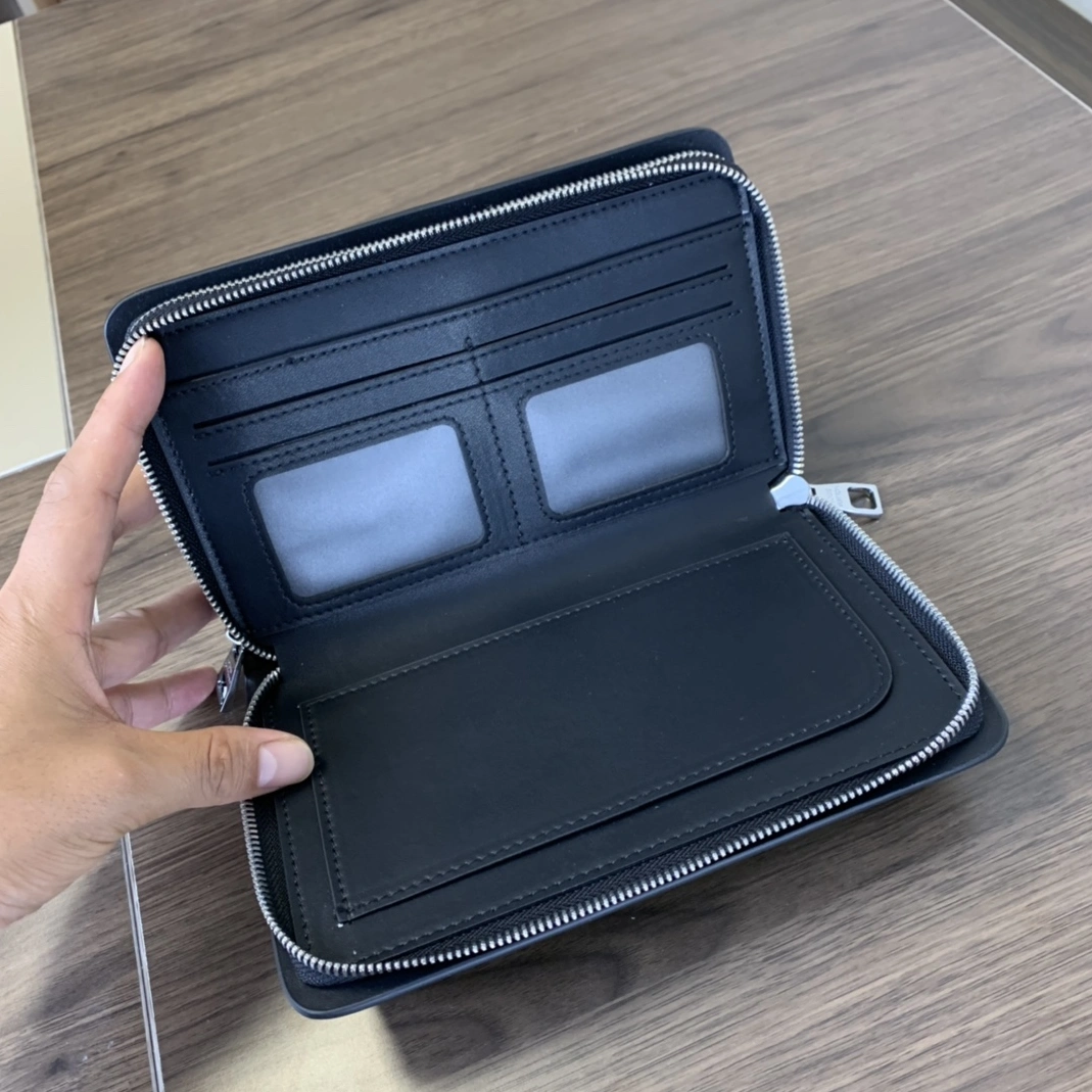 Louis Vuitton AAA Man Wallets Versatile 5985