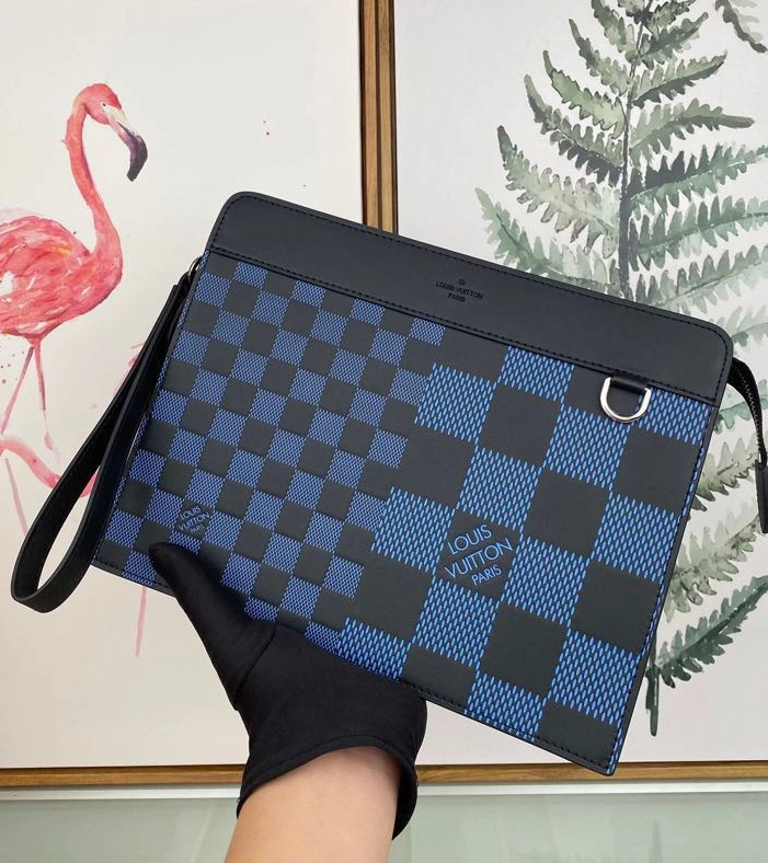 Louis Vuitton AAA Man Wallets Versatile 7138