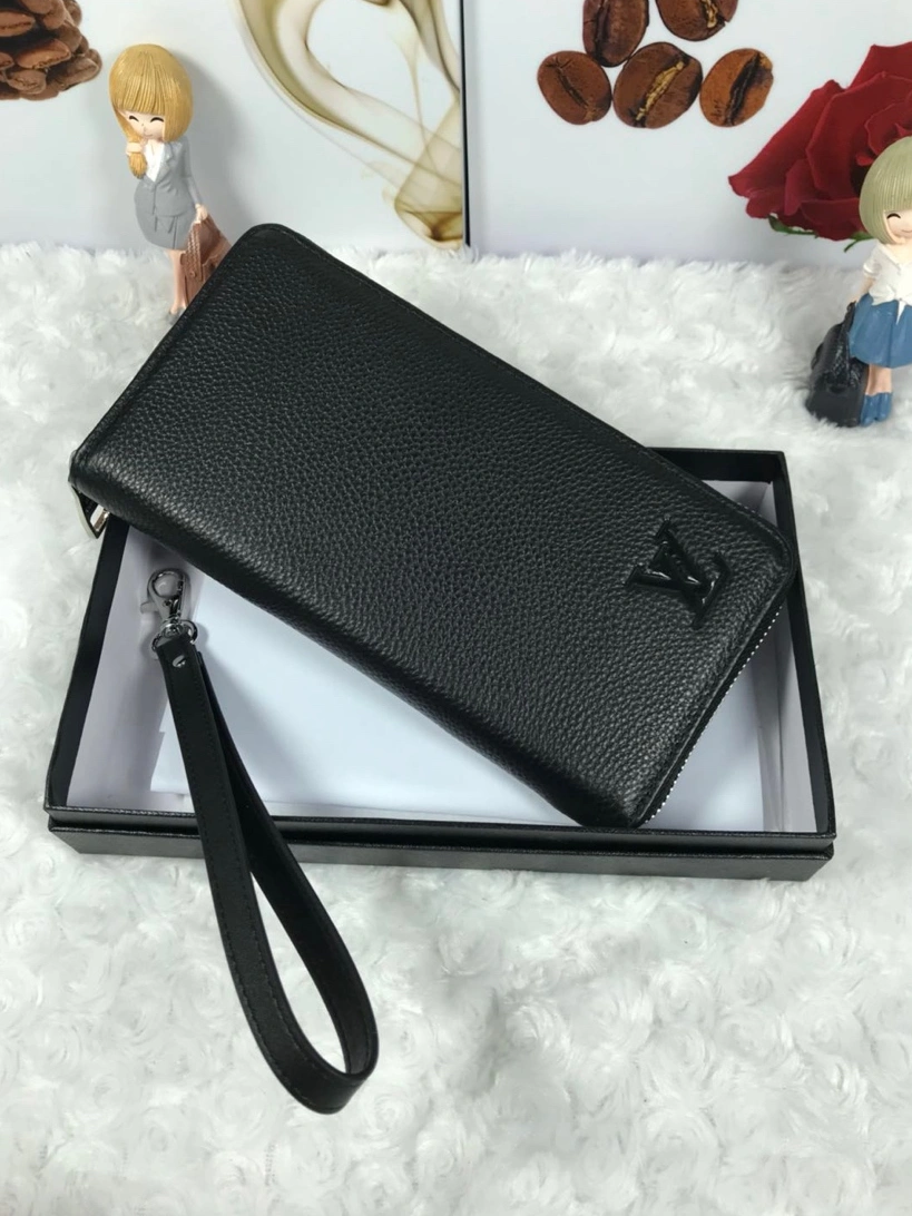 Louis Vuitton AAA Man Wallets WellDesigned 425