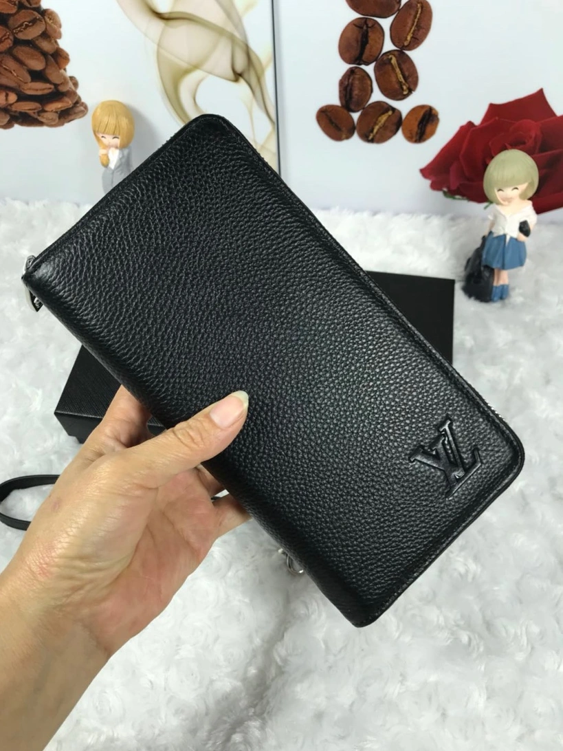 Louis Vuitton AAA Man Wallets WellDesigned 425