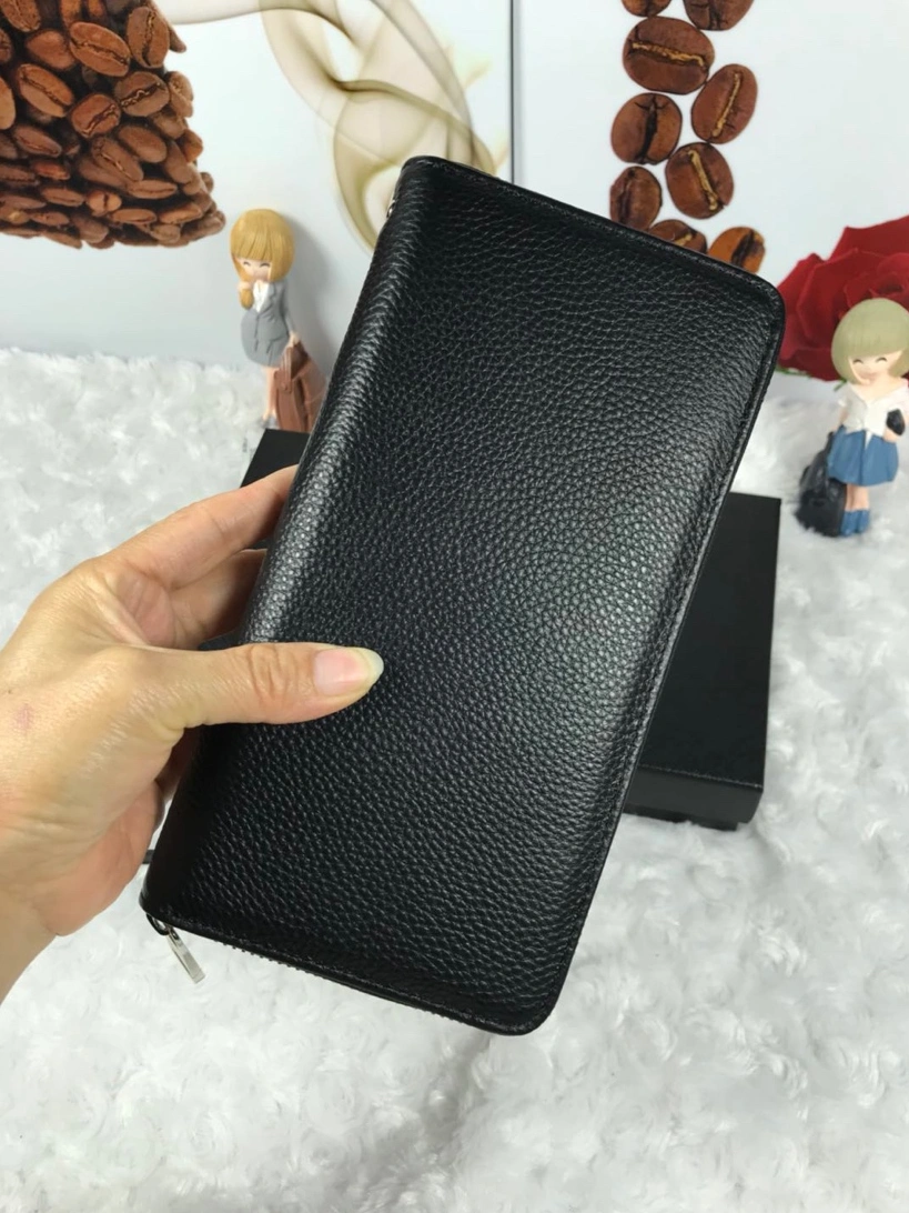 Louis Vuitton AAA Man Wallets WellDesigned 425