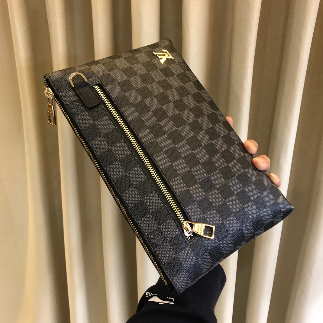 Louis Vuitton AAA Man Wallets WellDesigned 515