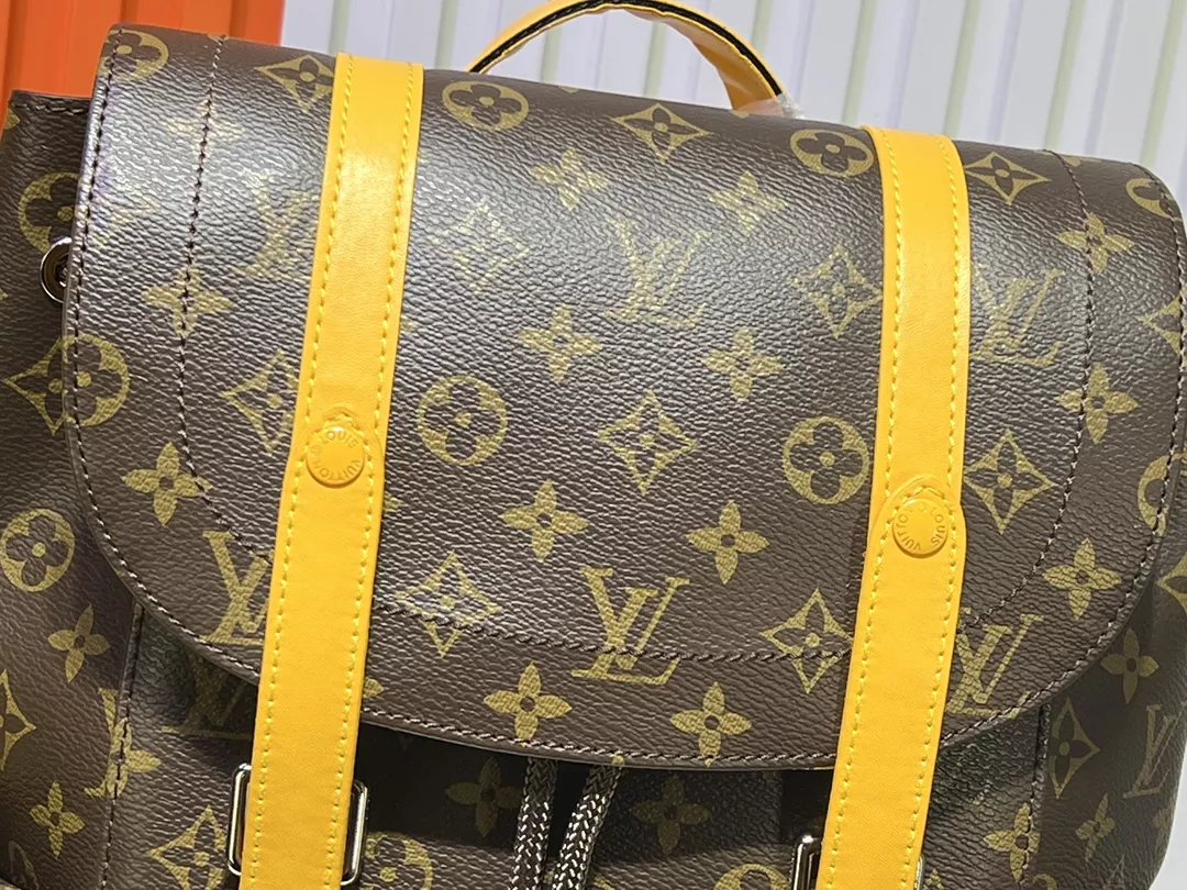 Louis Vuitton AAA Quality Backpacks For Unisex Bold 2665