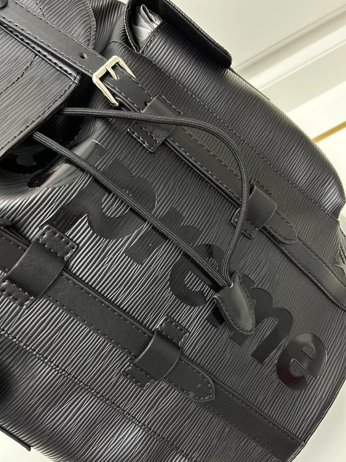 Louis Vuitton AAA Quality Backpacks For Unisex Bold 8835