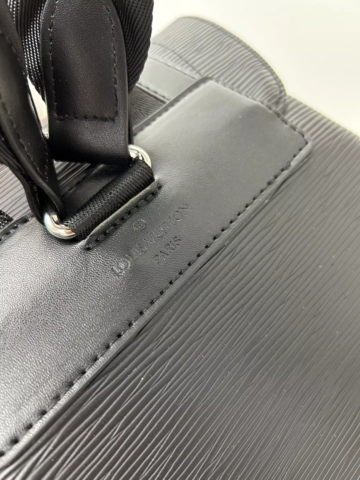Louis Vuitton AAA Quality Backpacks For Unisex Bold 8835
