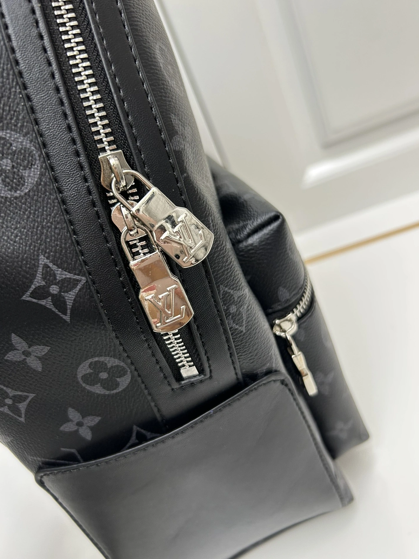 Louis Vuitton AAA Quality Backpacks For Unisex Breathable 8482