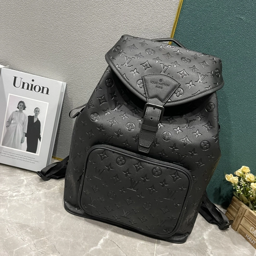 Louis Vuitton AAA Quality Backpacks For Unisex Cozy 9262