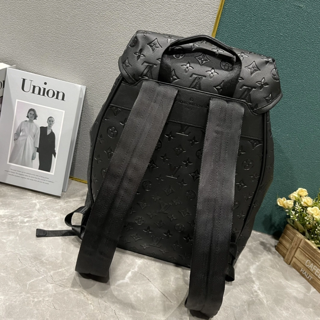 Louis Vuitton AAA Quality Backpacks For Unisex Cozy 9262