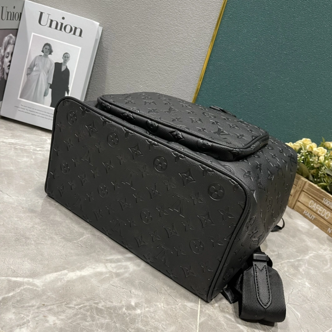 Louis Vuitton AAA Quality Backpacks For Unisex Cozy 9262