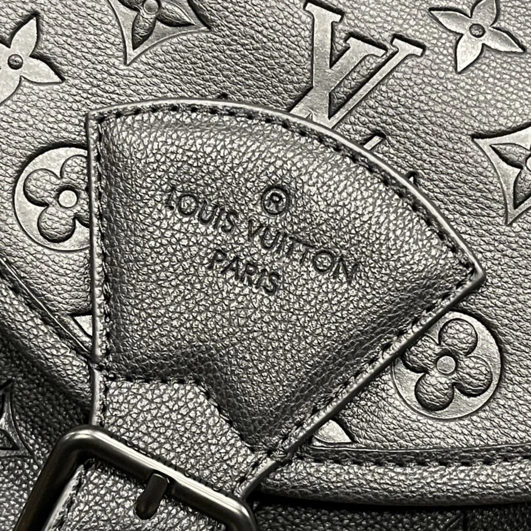 Louis Vuitton AAA Quality Backpacks For Unisex Cozy 9262