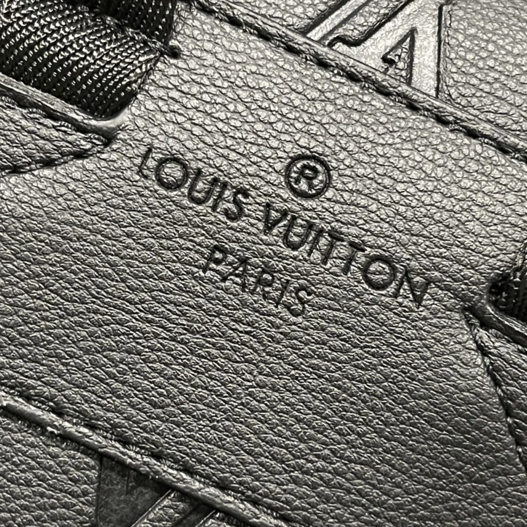 Louis Vuitton AAA Quality Backpacks For Unisex Cozy 9262
