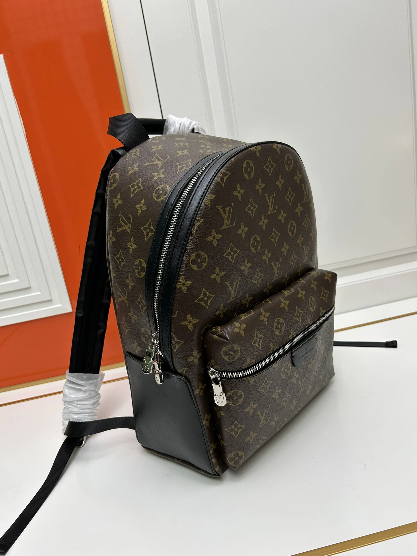 Louis Vuitton AAA Quality Backpacks For Unisex Elegant 1365