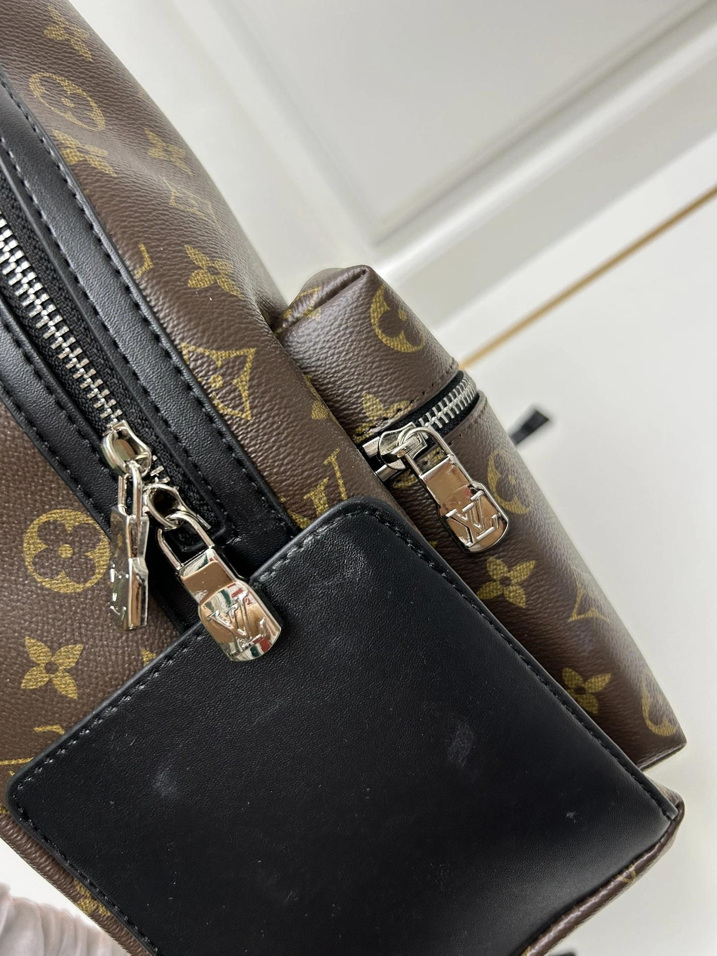Louis Vuitton AAA Quality Backpacks For Unisex Elegant 1365