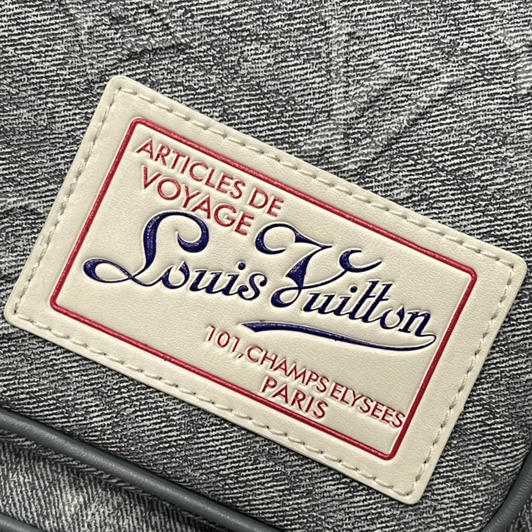 Louis Vuitton AAA Quality Backpacks For Unisex EyeCatching 5043