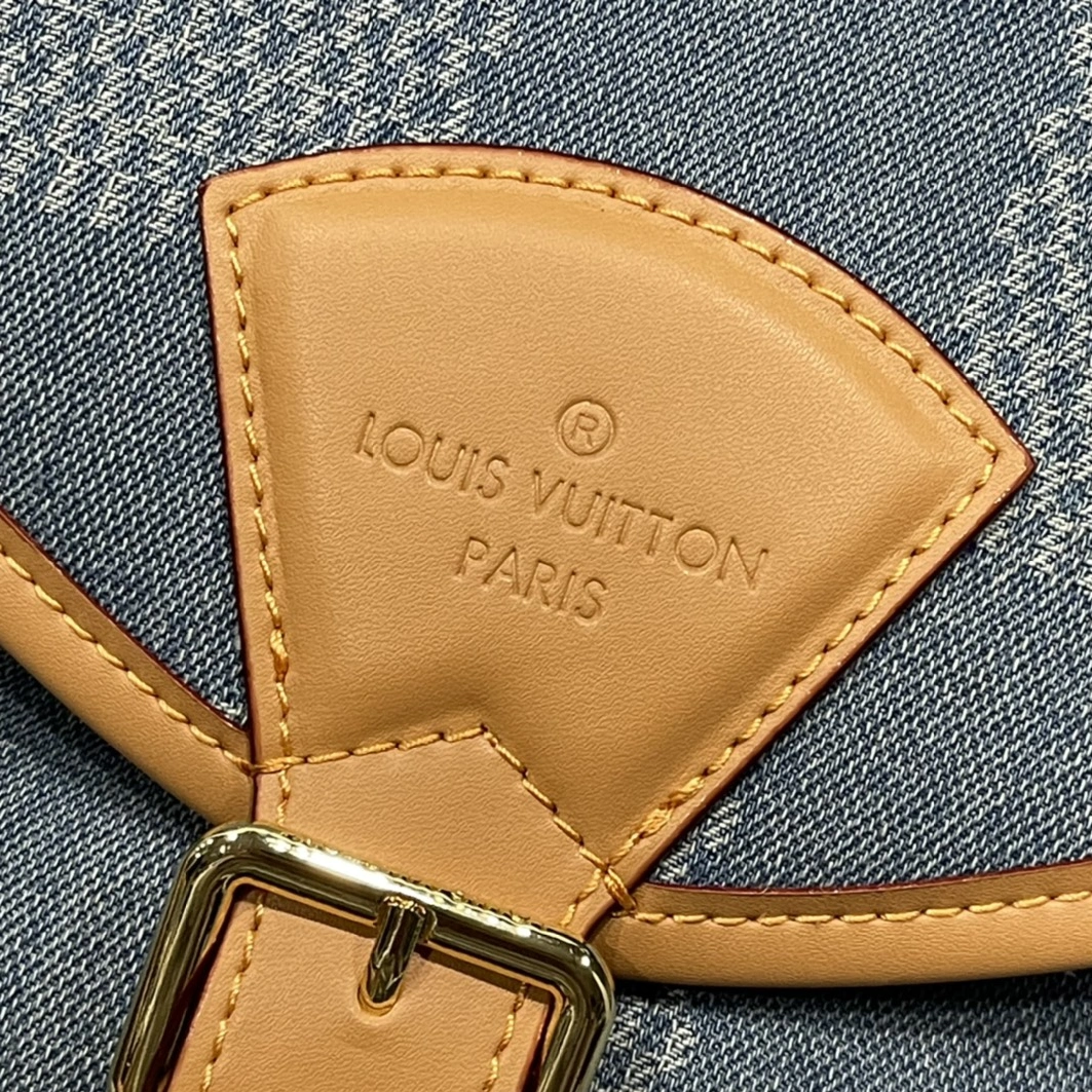 Louis Vuitton AAA Quality Backpacks For Unisex GoodFit 8621
