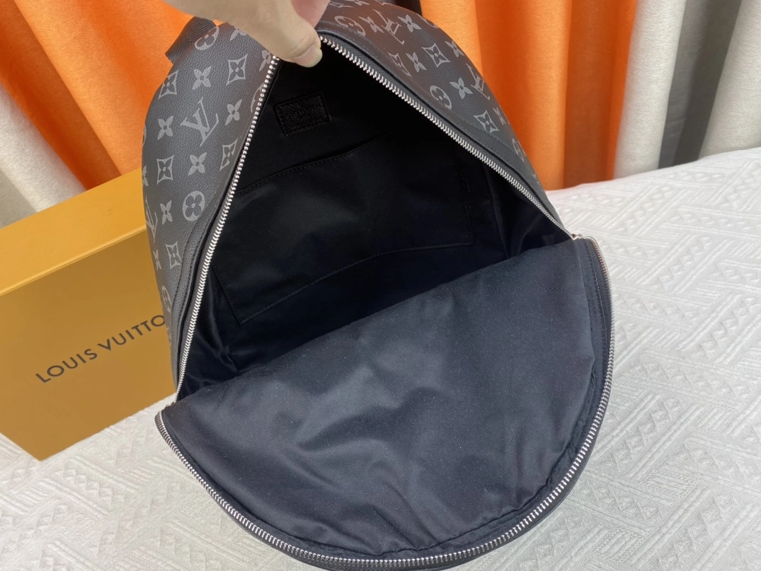 Louis Vuitton AAA Quality Backpacks For Unisex Sleek 7528