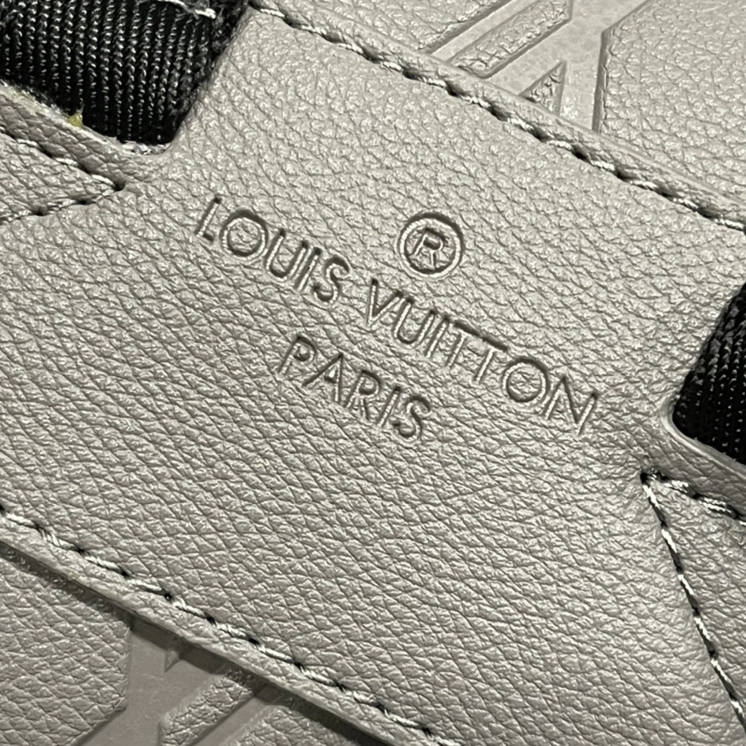 Louis Vuitton AAA Quality Backpacks For Unisex Trendy 6975