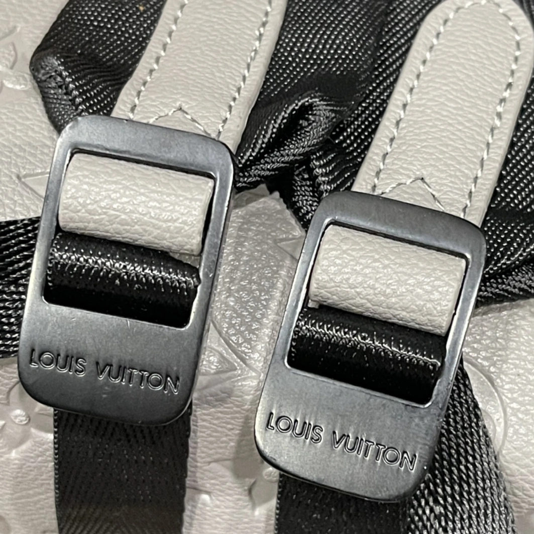 Louis Vuitton AAA Quality Backpacks For Unisex Trendy 6975