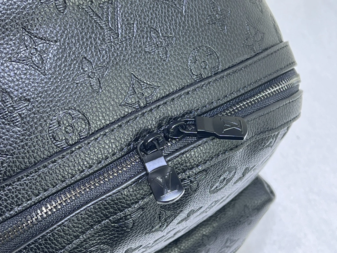 Louis Vuitton AAA Quality Backpacks For Unisex Unique 3017