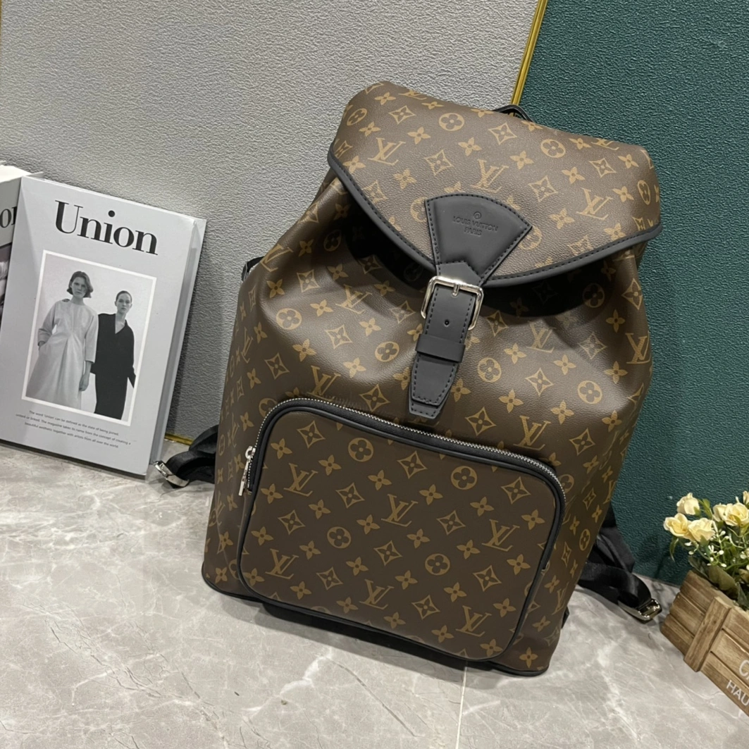 Louis Vuitton AAA Quality Backpacks For Unisex Versatile 6770