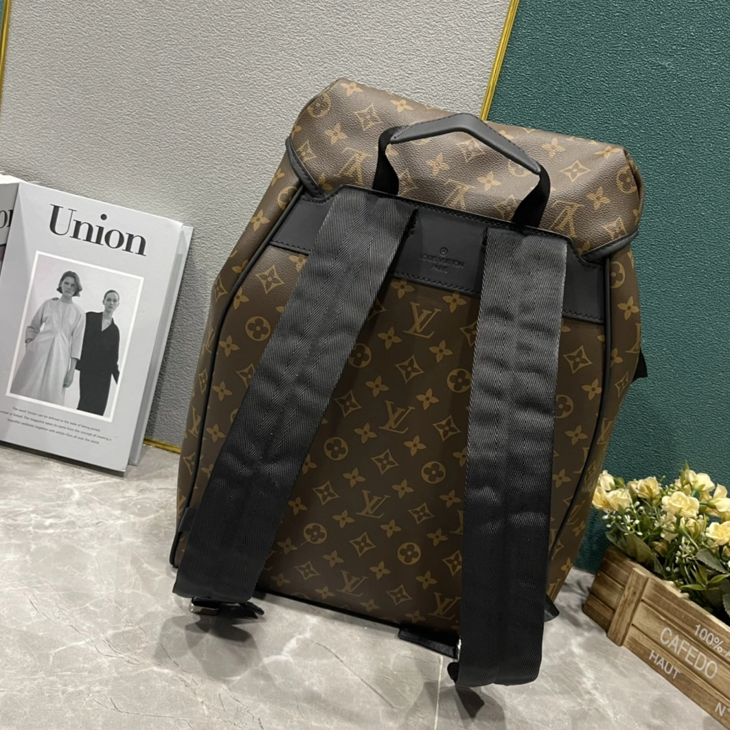 Louis Vuitton AAA Quality Backpacks For Unisex Versatile 6770