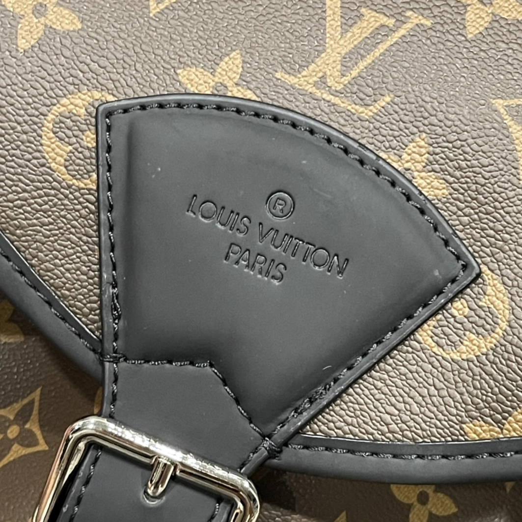Louis Vuitton AAA Quality Backpacks For Unisex Versatile 6770