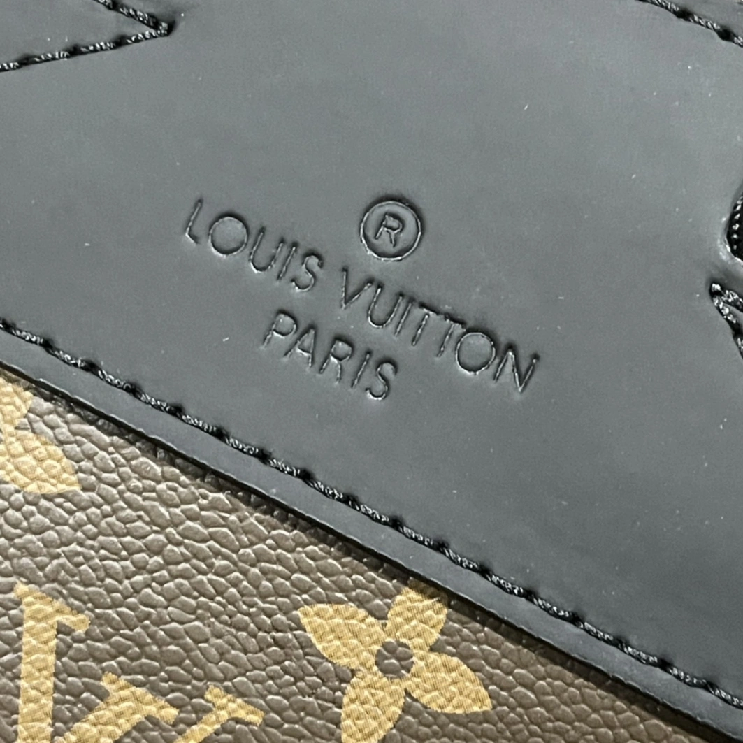 Louis Vuitton AAA Quality Backpacks For Unisex Versatile 6770