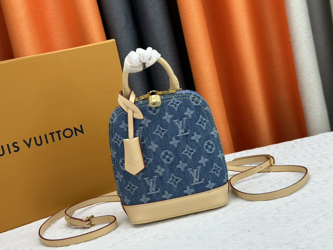 Louis Vuitton AAA Quality Backpacks For Women Sleek 9921