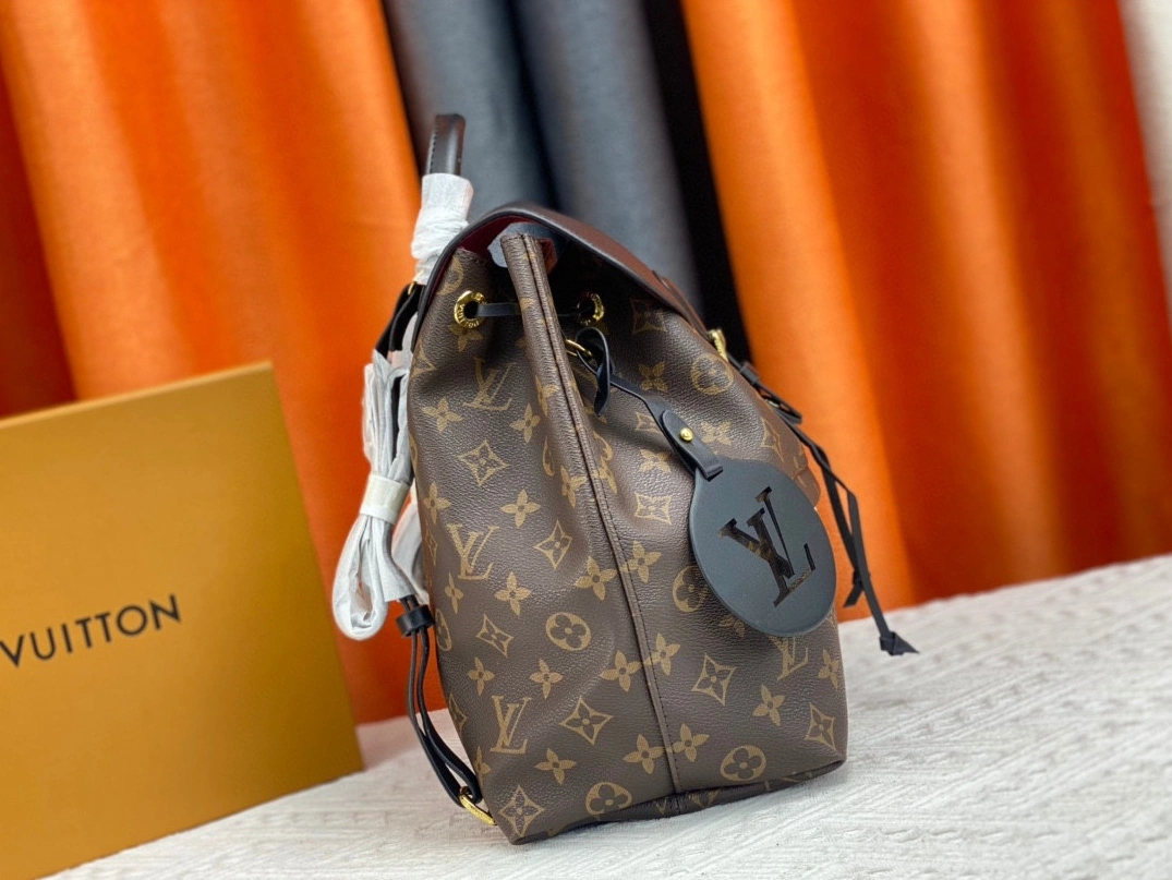 Louis Vuitton AAA Quality Backpacks For Women Trendsetting 1298