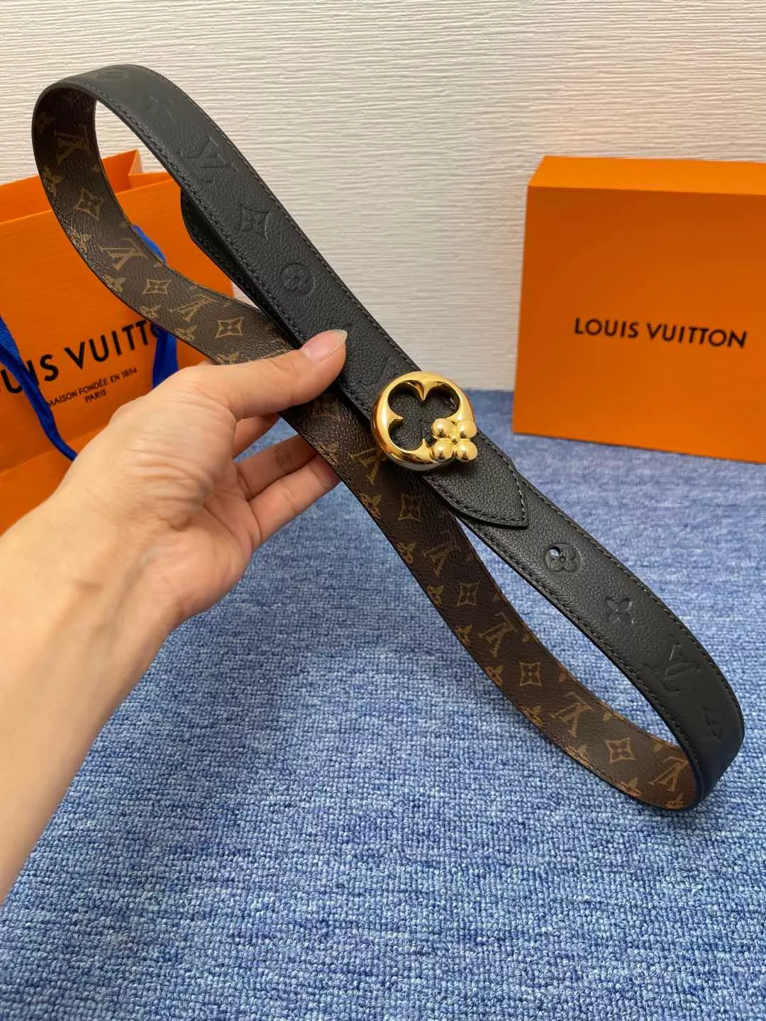 Louis Vuitton AAA Quality Belts In 3.0cm For Women Bright 8945