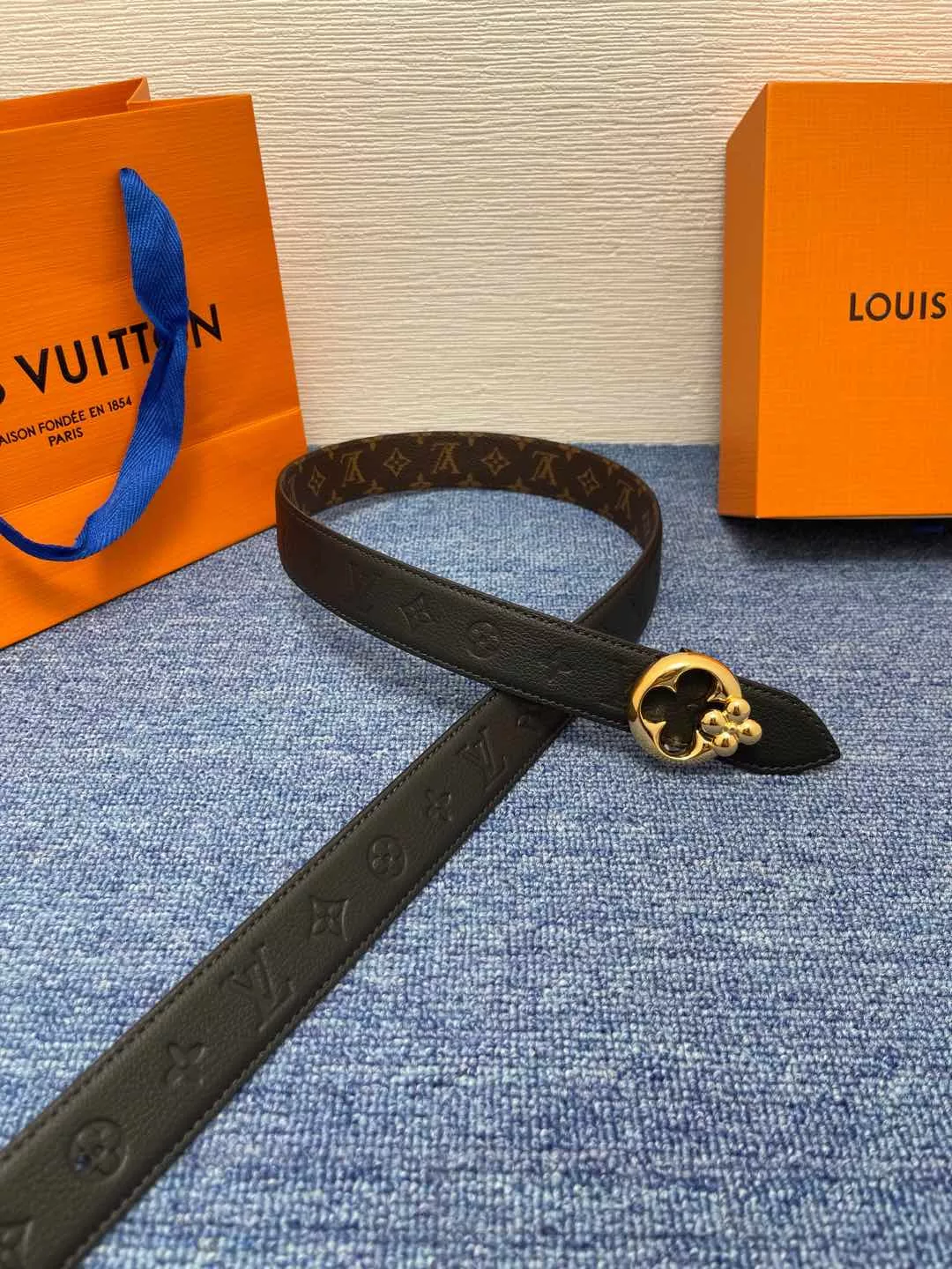 Louis Vuitton AAA Quality Belts In 3.0cm For Women Bright 8945
