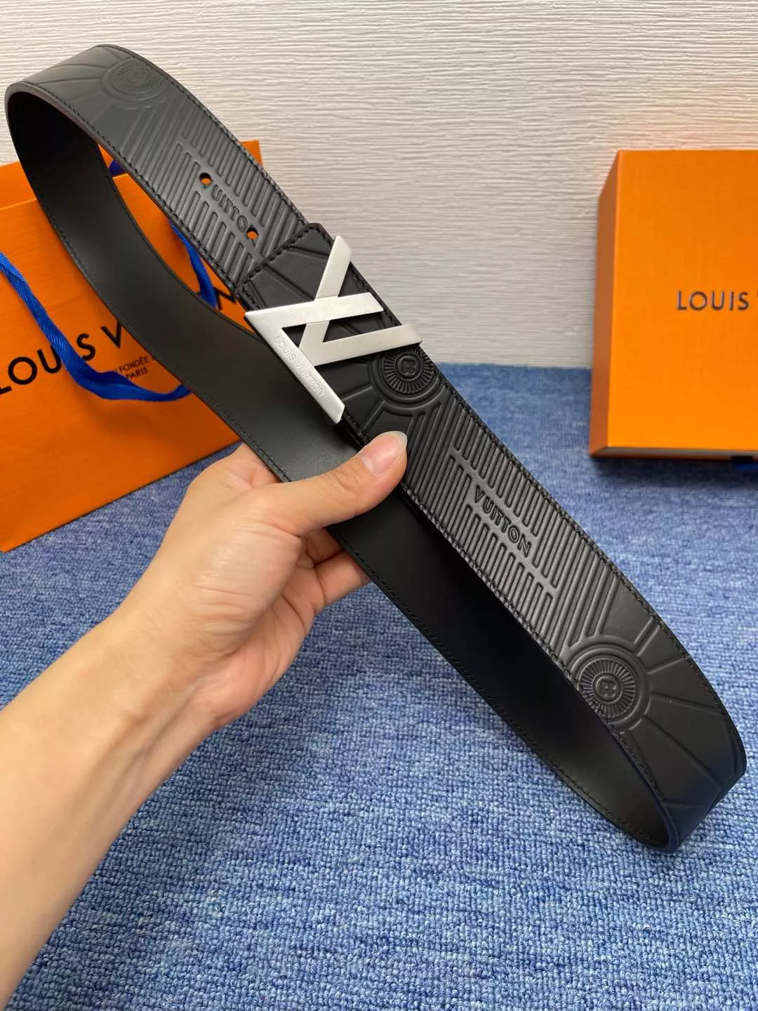 Louis Vuitton AAA Quality Belts In 4.0cm For Men Bold 6448