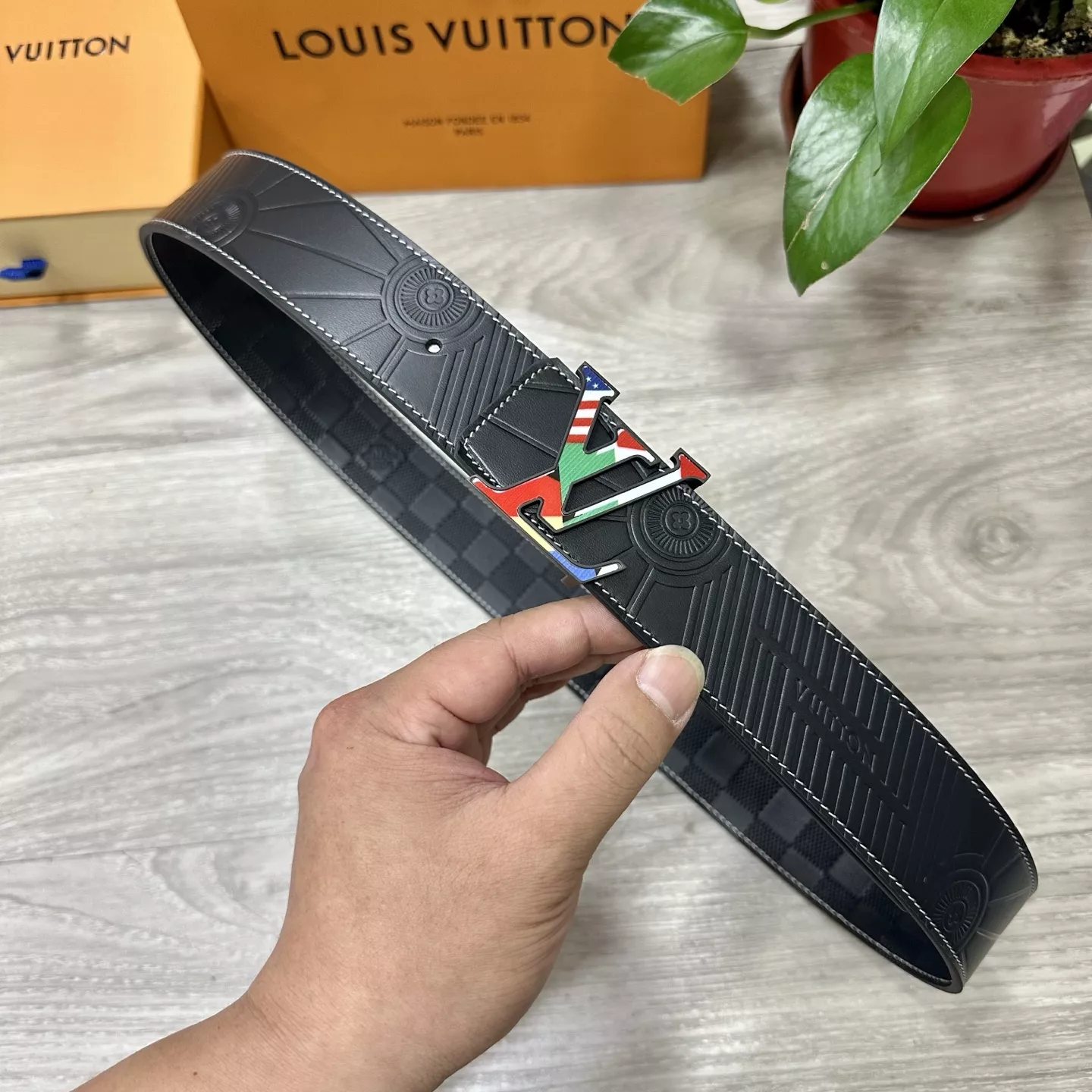 Louis Vuitton AAA Quality Belts In 4.0cm For Men Flexible 6399