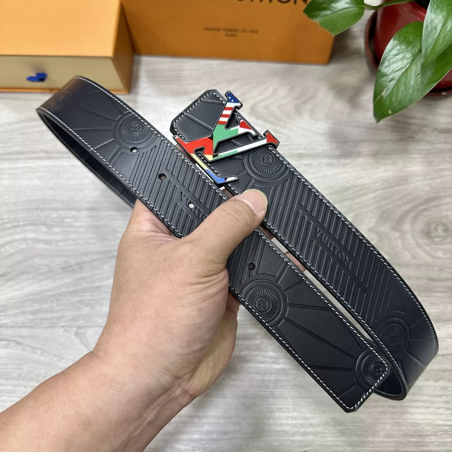 Louis Vuitton AAA Quality Belts In 4.0cm For Men Flexible 6399