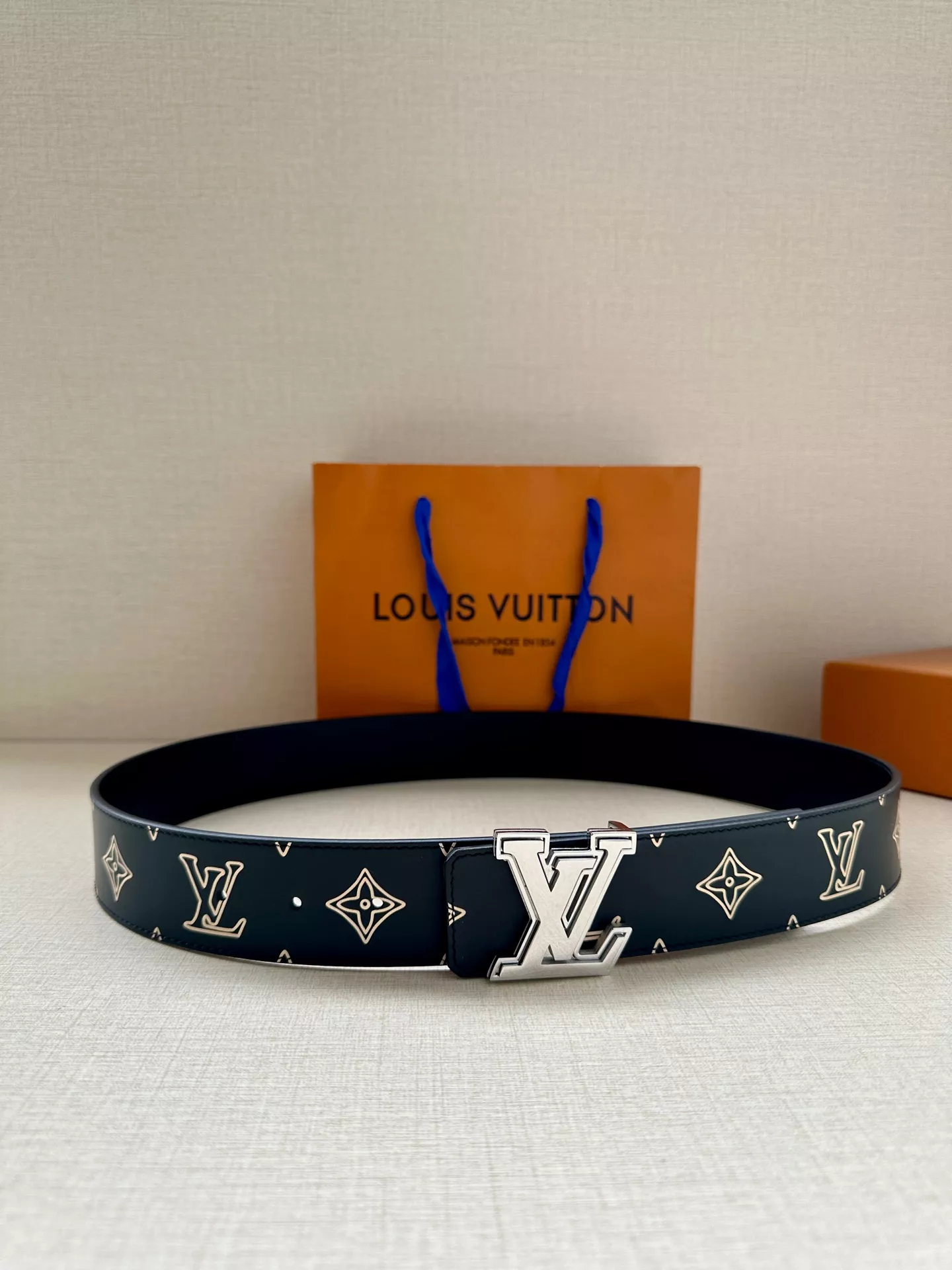 Louis Vuitton AAA Quality Belts In 4.0cm For Men HighQuality 7528