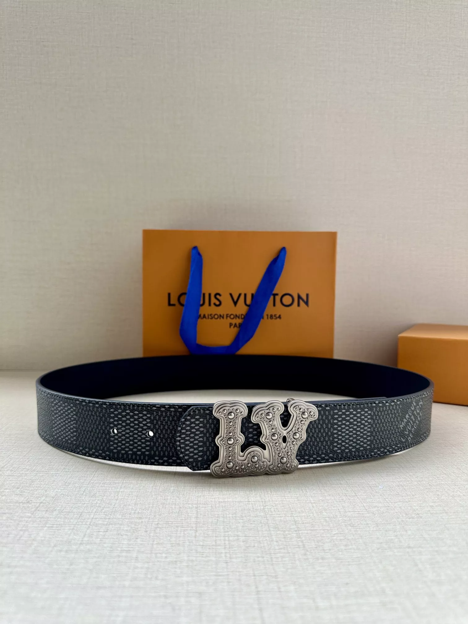 Louis Vuitton AAA Quality Belts In 4.0cm For Men Modern 8827