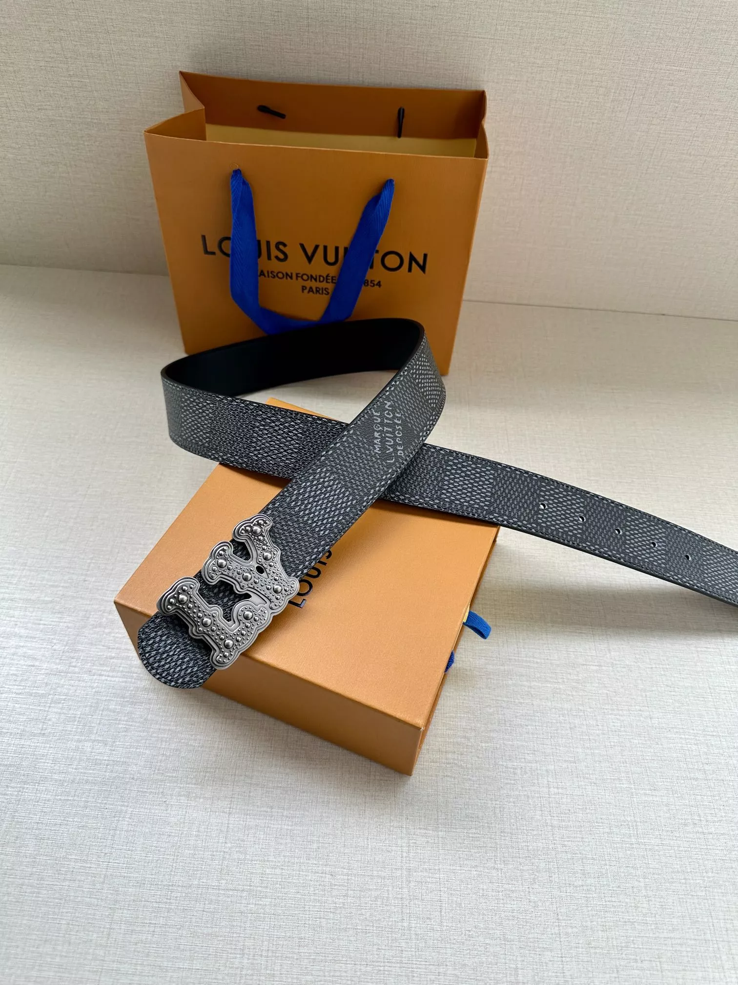 Louis Vuitton AAA Quality Belts In 4.0cm For Men Modern 8827